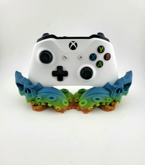 Soporte para mando de Xbox con diseño de calavera y tentáculo