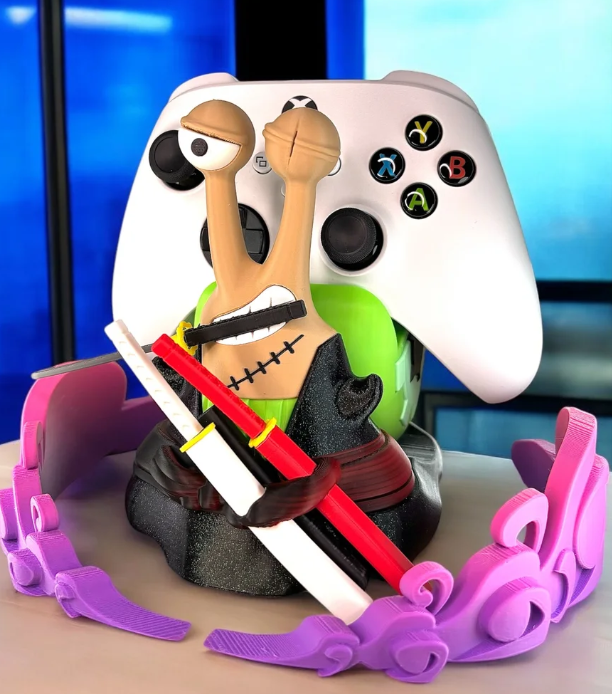 Soporte Mando Xbox PS4 PS5 Caracol Zoro (One Piece)