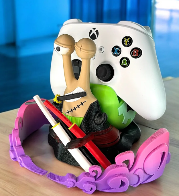 Soporte Mando Xbox PS4 PS5 Caracol Zoro (One Piece)